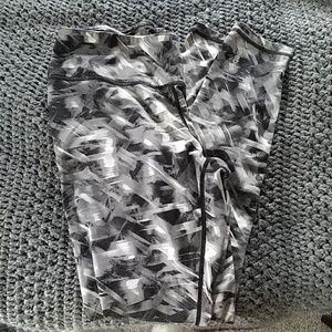 Medium Reebok workout leggings